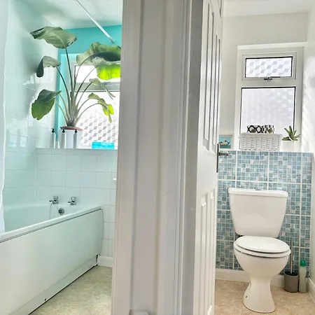 Oasis With Sub-tropical Garden & Parking Holiday home Falmouth